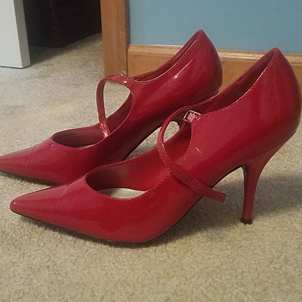 Pointy toe red stiletto